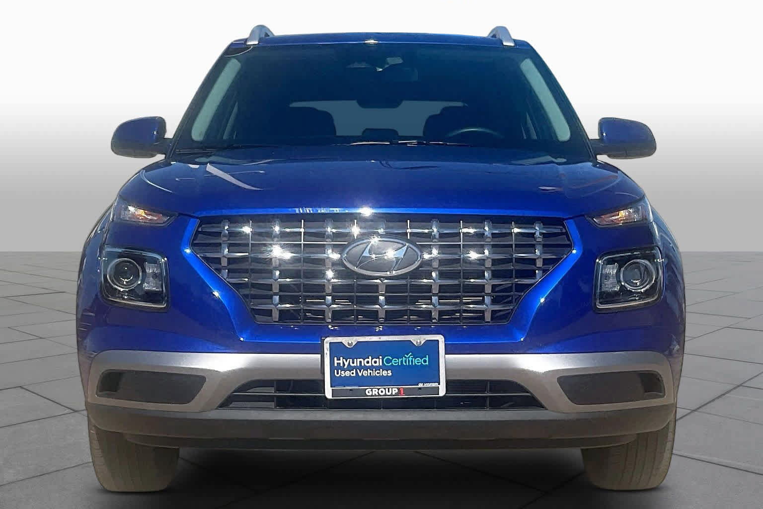 Certified 2025 Hyundai Venue SEL FWD image 4