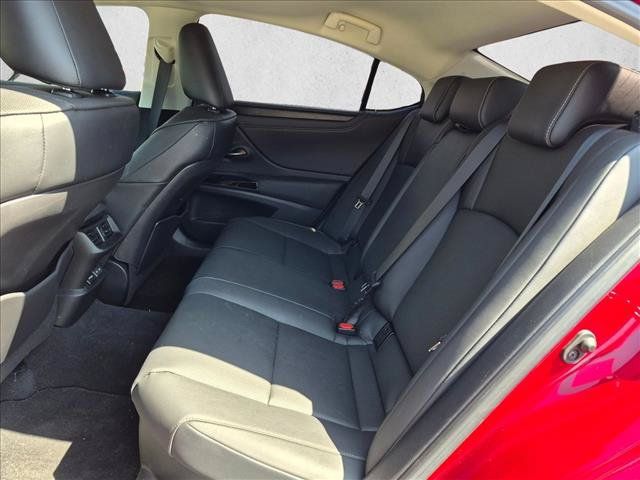 Used 2024 Lexus ES 300h w/ Premium Package FWD image 19
