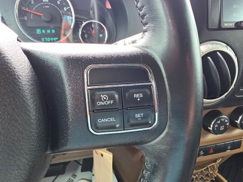 Used 2017 Jeep Wrangler Unlimited Rubicon w/ Connectivity Group AWD/4WD image 20