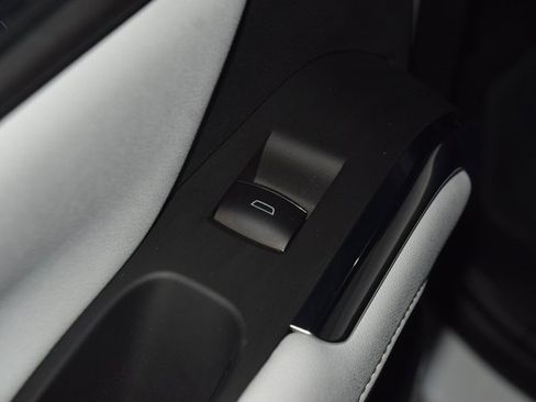 Used 2025 Chevrolet Traverse High Country image 46