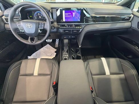Certified 2026 Toyota Camry SE FWD image 33