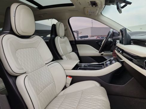 Used 2021 Lincoln Aviator Black Label w/ Dynamic Handling Package image 18