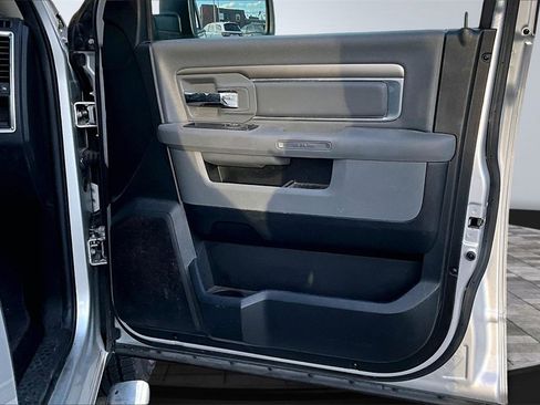 Certified 2017 RAM 1500 Classic SLT image 26