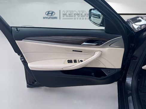 Used 2022 BMW 530i xDrive AWD/4WD image 18