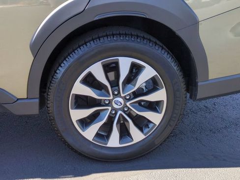 Used 2025 Subaru Outback Limited AWD/4WD image 12