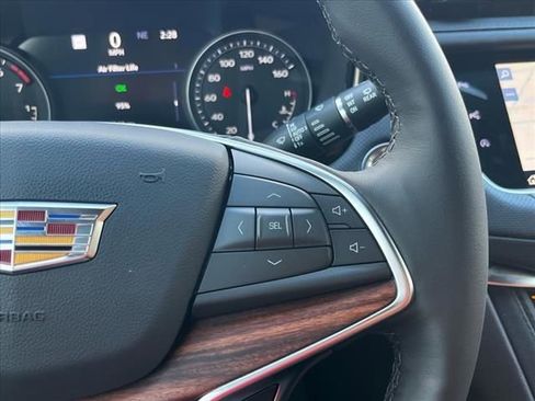 Used 2025 Cadillac XT5 Premium Luxury w/ Technology Package FWD image 17
