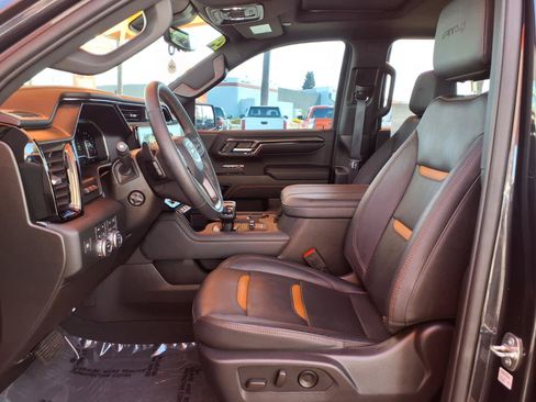 Used 2024 GMC Sierra 1500 AT4 w/ Technology Package AWD/4WD image 19