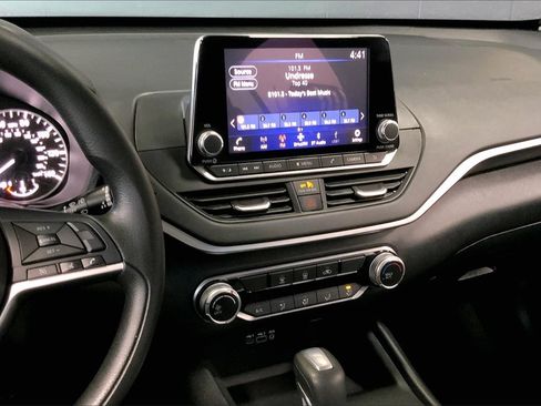 Certified 2022 Nissan Altima 2.5 SV image 5