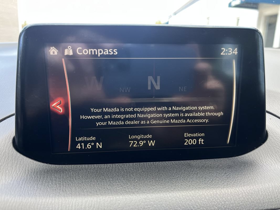 Used 2017 MAZDA MAZDA3 Touring FWD image 11