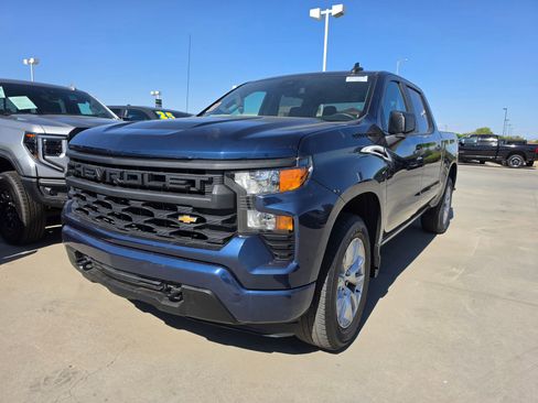 Used 2022 Chevrolet Silverado 1500 Custom w/ LPO, Dark Essentials Package RWD image 1