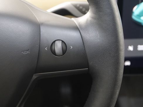 Used 2021 Tesla Model Y Long Range image 34