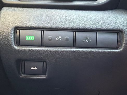 Used 2025 Nissan Sentra S FWD image 25