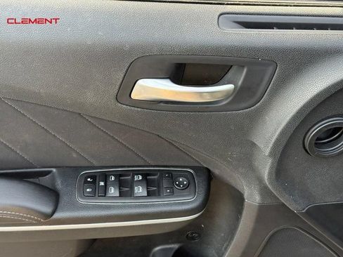 Used 2023 Dodge Charger SXT RWD image 18