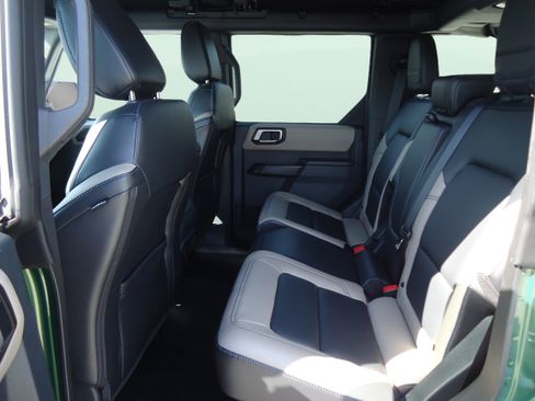 Used 2024 Ford Bronco Wildtrak AWD/4WD image 32