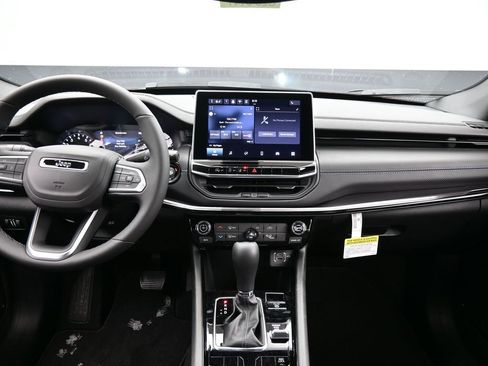 New 2026 Jeep Compass Latitude image 13