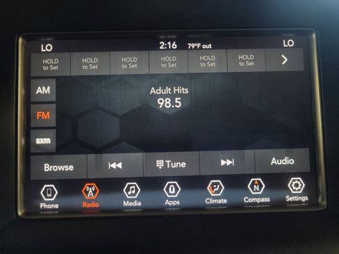 Used 2020 Jeep Grand Cherokee Laredo image 25