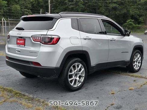 Used 2025 Jeep Compass Limited AWD/4WD image 5