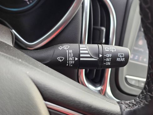 Used 2024 Chevrolet Equinox LT FWD image 22
