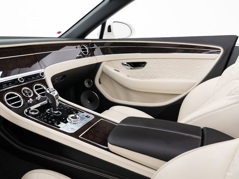 Used 2023 Bentley Continental GT Azure AWD/4WD image 33