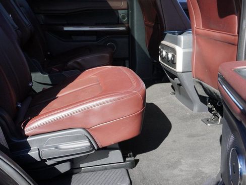 Used 2024 Ford Expedition Limited image 37