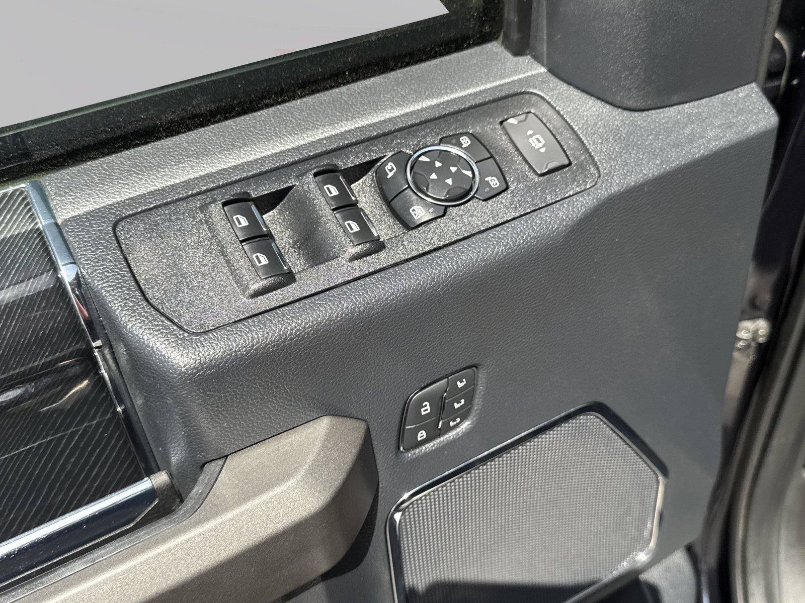 Used 2022 Ford F250 Platinum w/ FX4 Off-Road Package AWD/4WD image 17