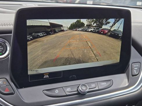 Used 2025 Chevrolet Blazer LT FWD image 16