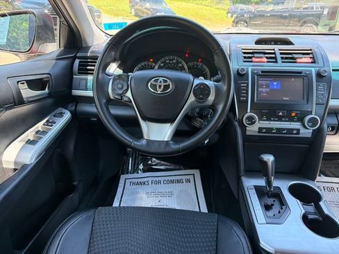 Used 2014 Toyota Camry SE FWD image 15