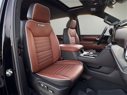 Used 2025 GMC Sierra 2500 Denali Ultimate w/ Max Trailering Package image 32