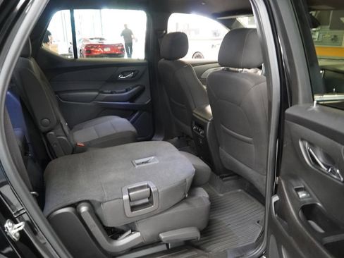Used 2023 Chevrolet Traverse LT image 23