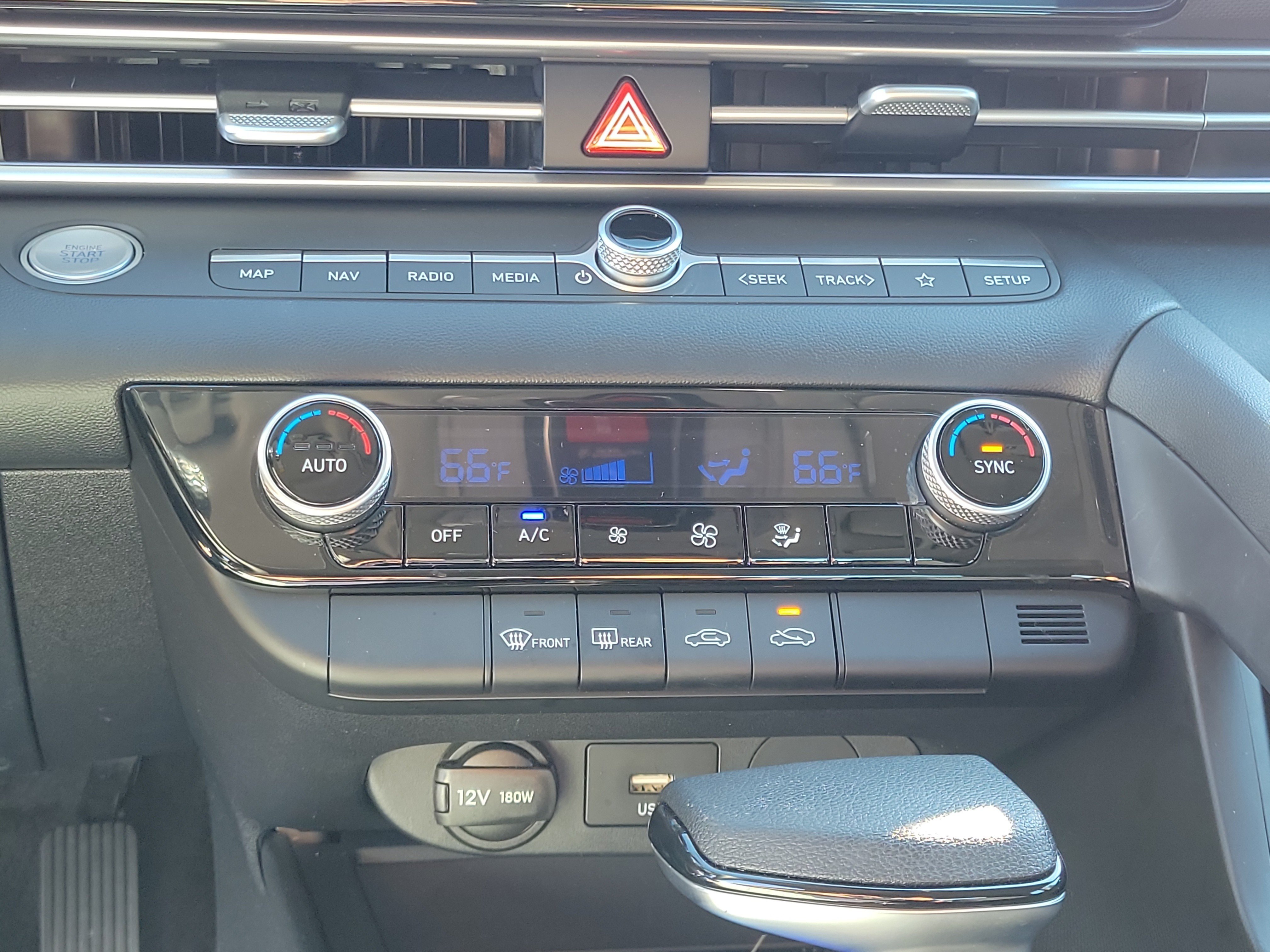 Used 2024 Hyundai Elantra SEL FWD image 27