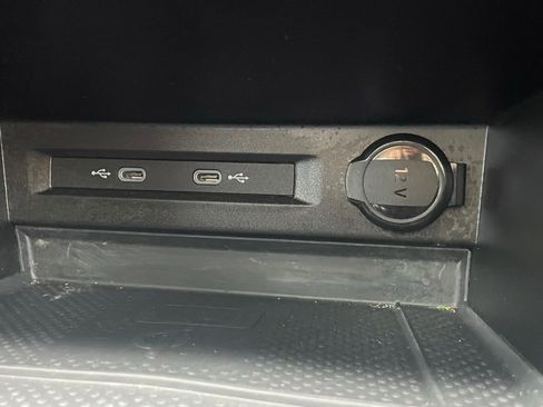 Used 2022 Volkswagen Tiguan SE R-Line image 36