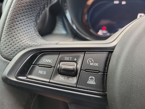 Used 2025 Alfa Romeo Tonale AWD/4WD image 18