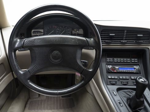 Used 1992 BMW 850i image 2