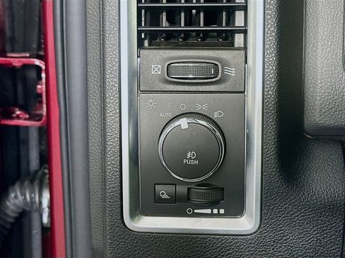 Used 2017 RAM 1500 Big Horn AWD/4WD image 10