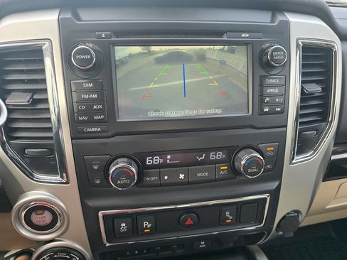 Used 2016 Nissan Titan SV image 27