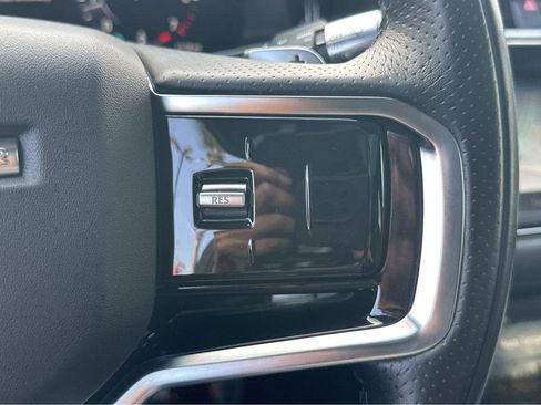 Used 2021 Land Rover Range Rover Evoque R-Dynamic SE image 23