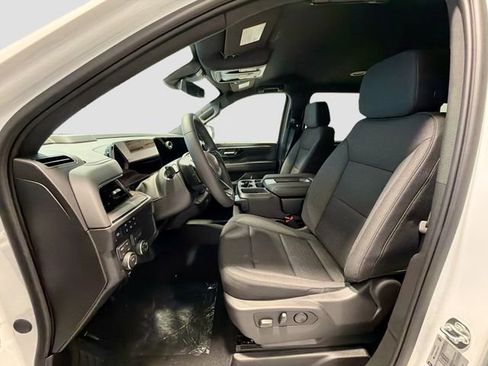 New 2026 Chevrolet Suburban LS w/ LPO, Dark Essentials Package AWD/4WD image 19