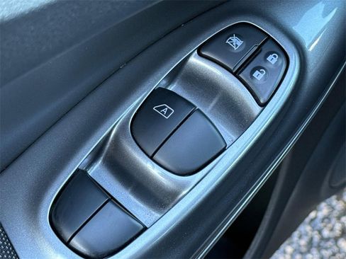 Used 2015 Nissan Juke SV w/ Cold Weather Package image 21