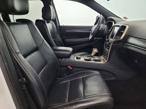 Used 2017 Jeep Grand Cherokee Limited w/ Luxury Group II AWD/4WD image 21