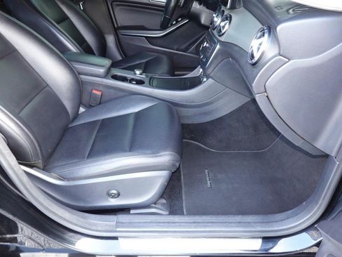 Used 2015 Mercedes-Benz CLA 250 4MATIC image 21