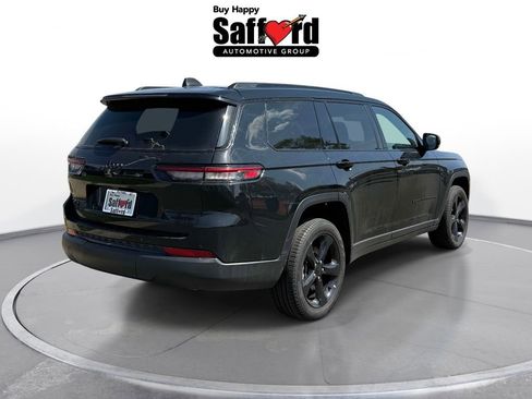 Certified 2025 Jeep Grand Cherokee L Limited w/ Black Appearance Package AWD/4WD image 9