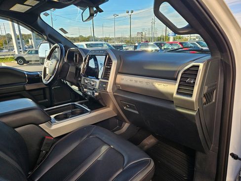 Used 2022 Ford F350 Platinum image 20