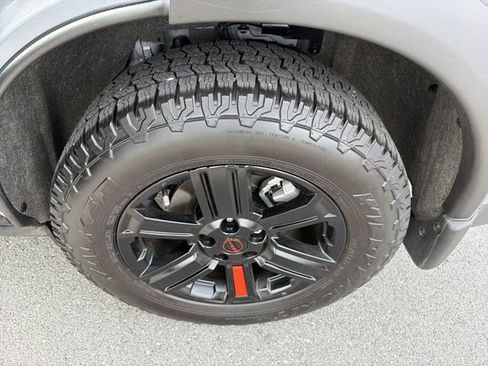 Used 2025 Nissan Rogue SV AWD/4WD image 12
