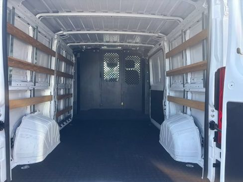Used 2025 RAM ProMaster 2500 w/ U-Haul Equipment Group FWD image 17