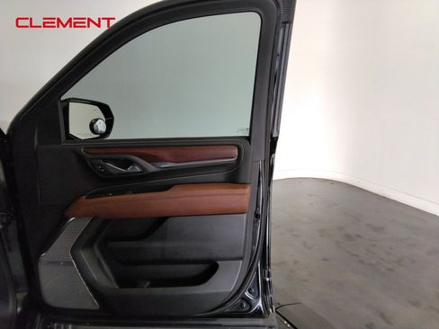 Used 2023 GMC Yukon Denali Ultimate image 41