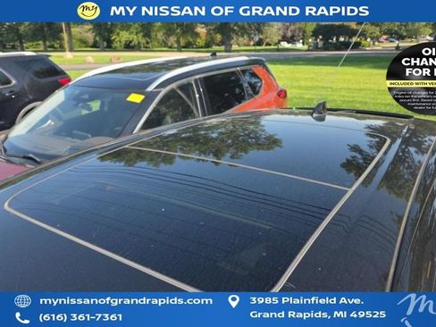 Used 2024 Nissan Ariya AWD image 7