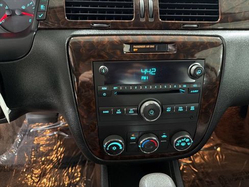 Used 2014 Chevrolet Impala Limited LS FWD image 25