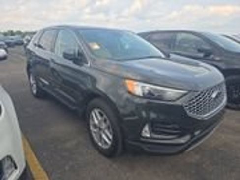 Used 2024 Ford Edge SEL w/ Convenience Package AWD/4WD image 3