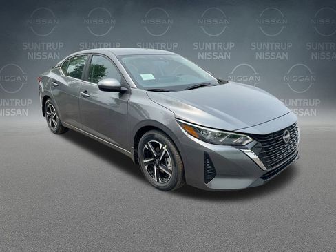 Used 2025 Nissan Sentra SV w/ Trunk Package image 16