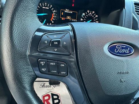 Used 2018 Ford Explorer XLT image 14